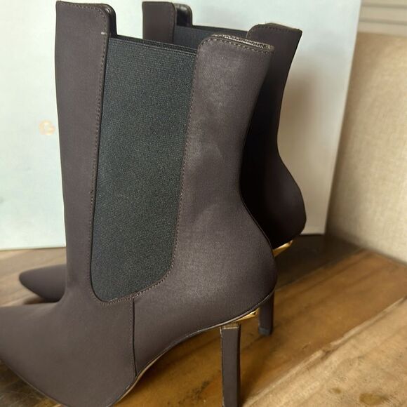 Good American Ankle Stiletto Booties - Picture 7 of 7